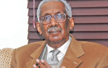 السفير المصري بالكويت ينعي وفاة الرمز الكبير أحمد الخطيب