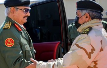 قائد الجيش الليبى خليفة حفتر يفتتح مدرسة تدريب تابعة للواء 106