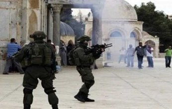 اشتباكات في القدس بعد اقتحام الشرطة الإسرائيلية للمسجد الأقصى