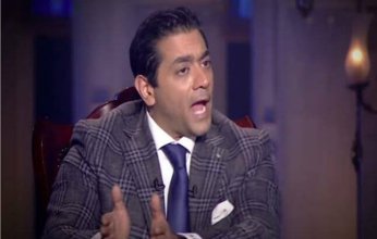عاجل.. أحمد فلوكس يكشف عن حقيقة وجود خلافات مع والده