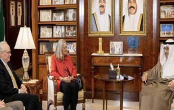 وزير الخارجية يلتقي المبعوث الأميركي إلى اليمن