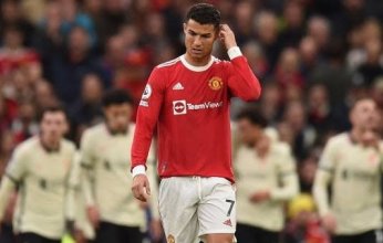 في قمة مانشستر يونايتد.. جماهير ليفربول تدعم «رونالدو» بعد وفاة «رضيعه»