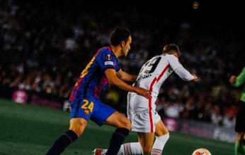 ناقد رياضي يوضح لـ خليجيون اسباب خسارة برشلونة أمام فرانكفورت