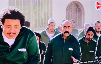 «بهذه الصورة».. أحمد مكى يحسم الجدل حول شخصية صاحب لعبة «السبيط»