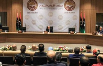 البرلمان الليبي يقرر تشكيل لجنة لمراجعة المواد الخلافية بقاعدة الدستور