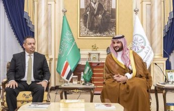 نائب وزير الدفاع السعودي يستقبل رئيس الوزراء اليمني