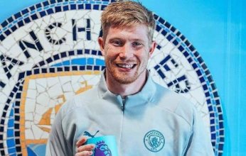 رسميًا.. تتويج دي بروين بجائزة أفضل لاعب بالدوري الإنجليزي