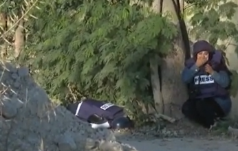 بالفيديو.. لحظة استشهاد الصحفية شيرين أبو عاقلة برصاص الاحتلال الإسرائيلي في جنين