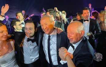 صور.. عمرو دياب يحيي زفاف نجل نجيب ساويرس