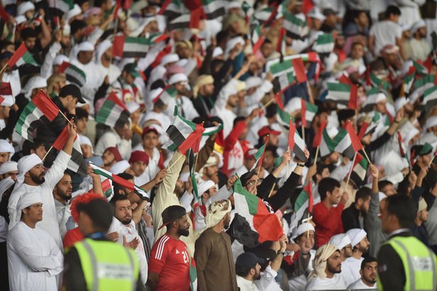 الإمارات توفر 5000 تذكرة لجماهير منتخبها أمام أستراليا الإمارات توفر 5000 تذكرة لجماهير منتخبها أمام أستراليا