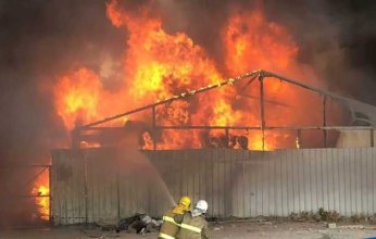 بالفيديو.. حريق هائل بسوق الخيام فى الكويت