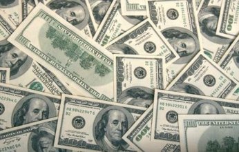 ارتفاع سعر الدولار لأعلى مستوى له منذ 20 عاما