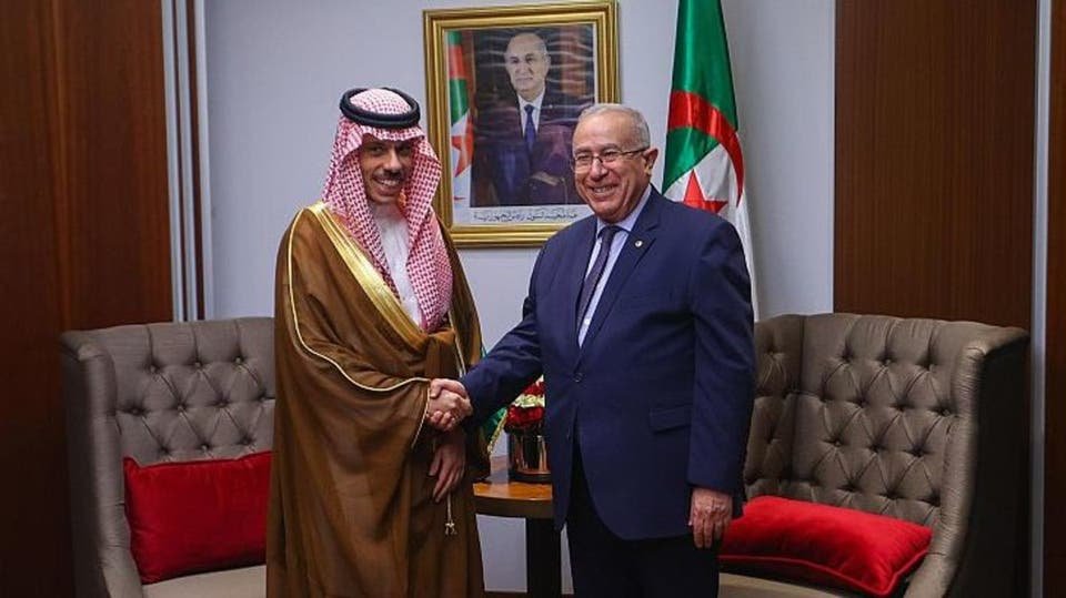 السعودية والجزائر تبحثان سبل تعزيز التعاون بين البلدين السعودية والجزائر تبحثان سبل تعزيز التعاون بين البلدين