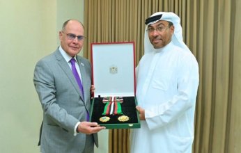 ‎ الإمارات تمنح سفير اليونان وسام الاستقلال من الطبقة الأولى