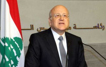 رئيس الحكومة اللبنانية يدلي بصوته برفقة أسرته فى الانتخابات النيابية