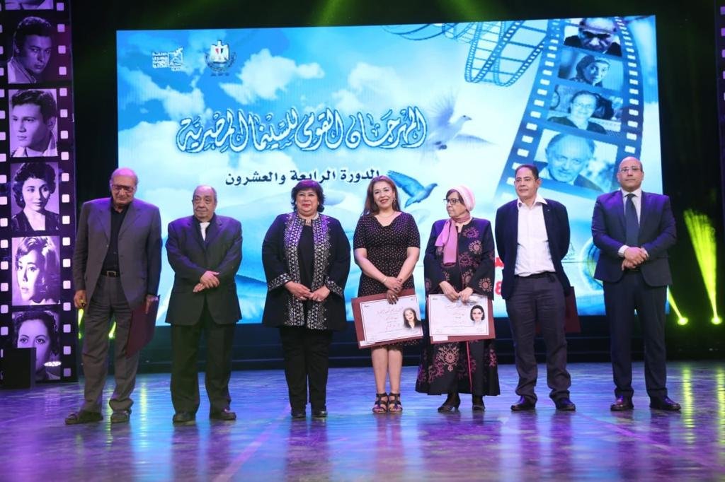 وزيرة الثقافة تُسلم جوائز الدورة 24 للمهرجان القومي للسينما.. صور 5 khaligyoun47180