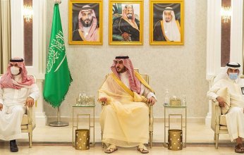 أمير الجوف يستقبل منسوبي الإمارة ويؤكد أهمية التميز في خدمة المواطنين