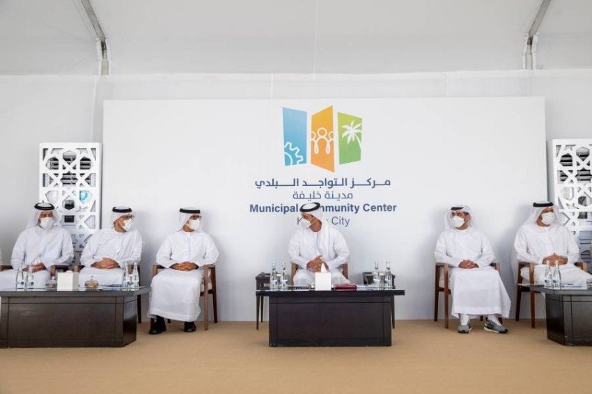 هزاع بن زايد: المرحلة الحالية تتطلب مضاعفة الجهود والعمل بروح الفريق الواحد هزاع بن زايد: المرحلة الحالية تتطلب مضاعفة الجهود والعمل بروح الفريق الواحد