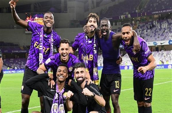 الشيخ سالم القاسمي يهنئ هزاع وطحنون بن زايد بتتويج نادي العين بلقب الدوري الشيخ سالم القاسمي يهنئ هزاع وطحنون بن زايد بتتويج نادي العين بلقب الدوري
