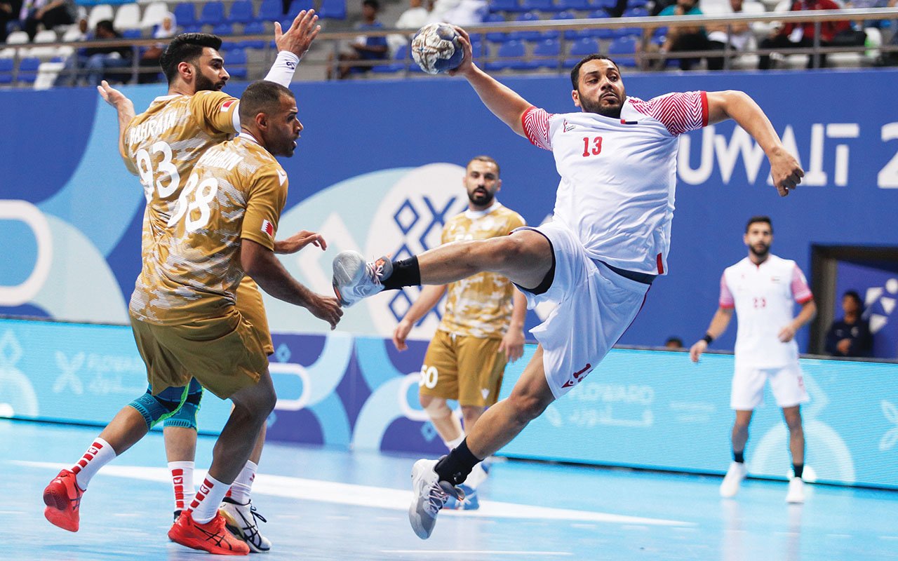 منتخب البحرين لكرة اليد يفوز على نظيره الإماراتي منتخب البحرين لكرة اليد يفوز على نظيره الإماراتي