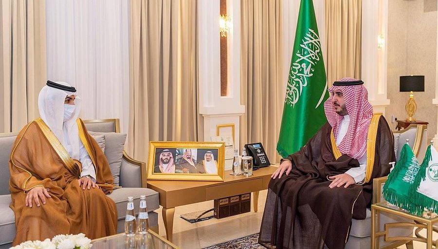 لتعزيز الاستثمار بالمنطقة.. امير الجوف يستقبل رئيس اللجنة الوطنية العقارية لتعزيز الاستثمار بالمنطقة.. امير الجوف يستقبل رئيس اللجنة الوطنية العقارية