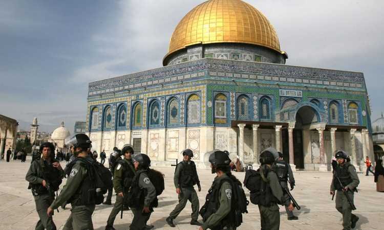 قوات الإحتلال الإسرائيلي تصيب 62 فلسطينيا فى القدس قوات الإحتلال الإسرائيلي تصيب 62 فلسطينيا فى القدس