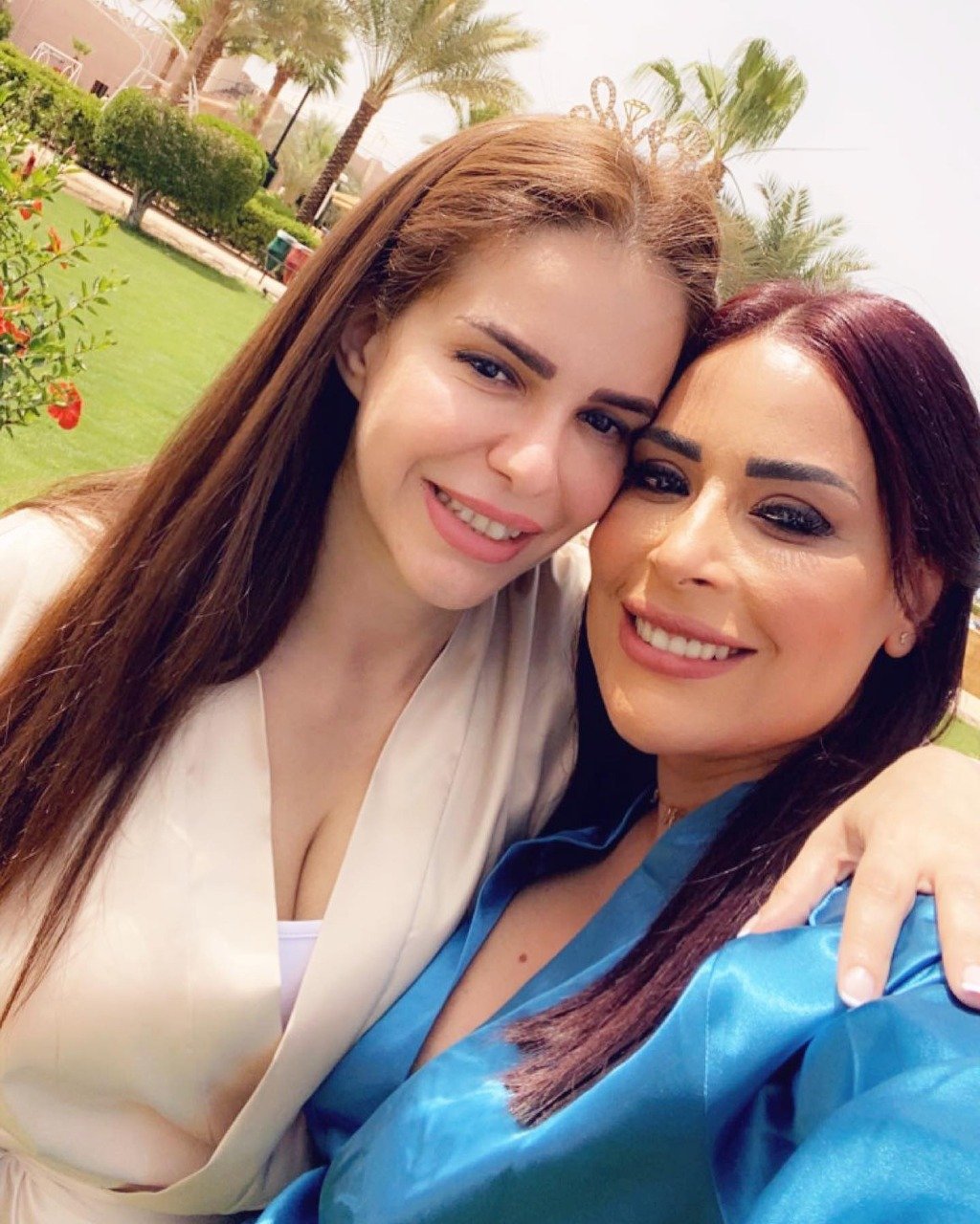 شاهد.. أول صور من استعدادات دنيا عبد العزيز لحفل زفافها 2 khaligyoun86941