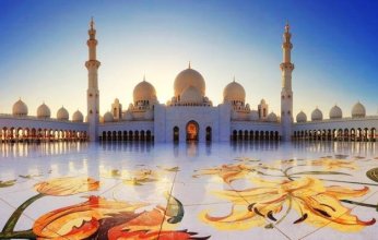 جامع الشيخ زايد الكبير يستقبل 459 ألف زائر ومصلي خلال شهر رمضان وعيد الفطر.