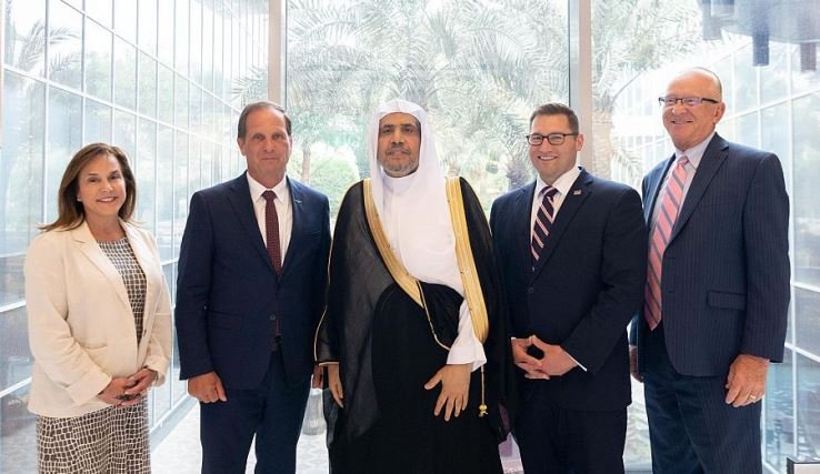 د.العيسي يستقبل وفد من الكونجرس الأمريكي بالرياض د.العيسي يستقبل وفد من الكونجرس الأمريكي بالرياض