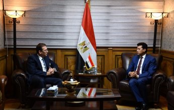 وزير الشباب والرياضة يلتقي الرئيس التنفيذي لبنك QNB الأهلي