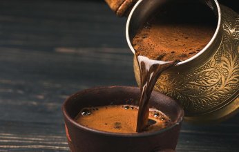 تناول القهوة على الريق يعرضك لامراض المعدة