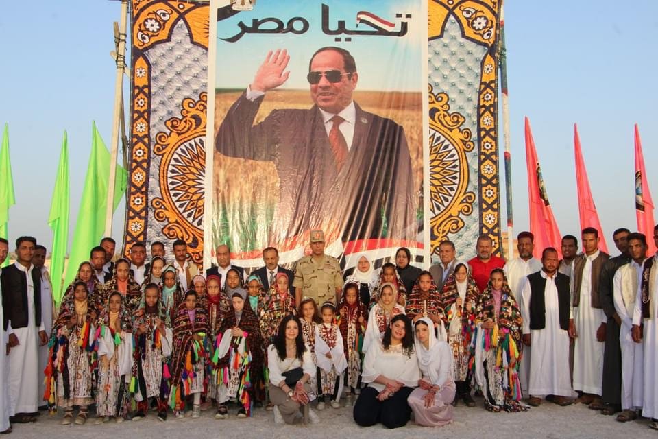 الجيش المصري يقيم حفل زفاف لعدد 22 شابا وفتاة الجيش المصري يقيم حفل زفاف لعدد 22 شابا وفتاة