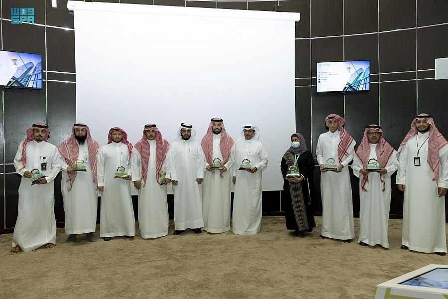 السعودية: ملتقى الاستثمار بحفر الباطن ينهي أعماله بعد مناقشات حول مقومات ومزايا الاستثمار في المحافظة السعودية: ملتقى الاستثمار بحفر الباطن ينهي أعماله بعد مناقشات حول مقومات ومزايا الاستثمار في المحافظة