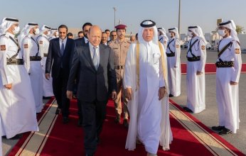 رشاد العليمي يغادر الدوحة بعد زيارة رسمية