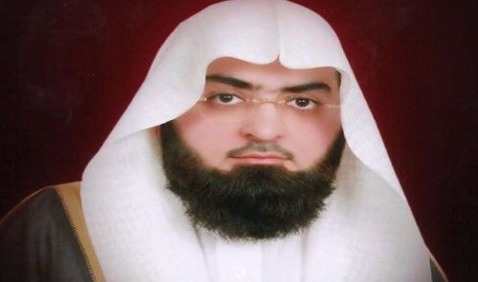 وفاة إمام مسجد القبلتين في المدينة المنورة الشيخ محمود خليل قارئ وفاة إمام مسجد القبلتين في المدينة المنورة الشيخ محمود خليل قارئ
