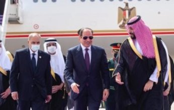 الرئيس المصري يستقبل ولى العهد السعودى في مطار القاهرة الدولى