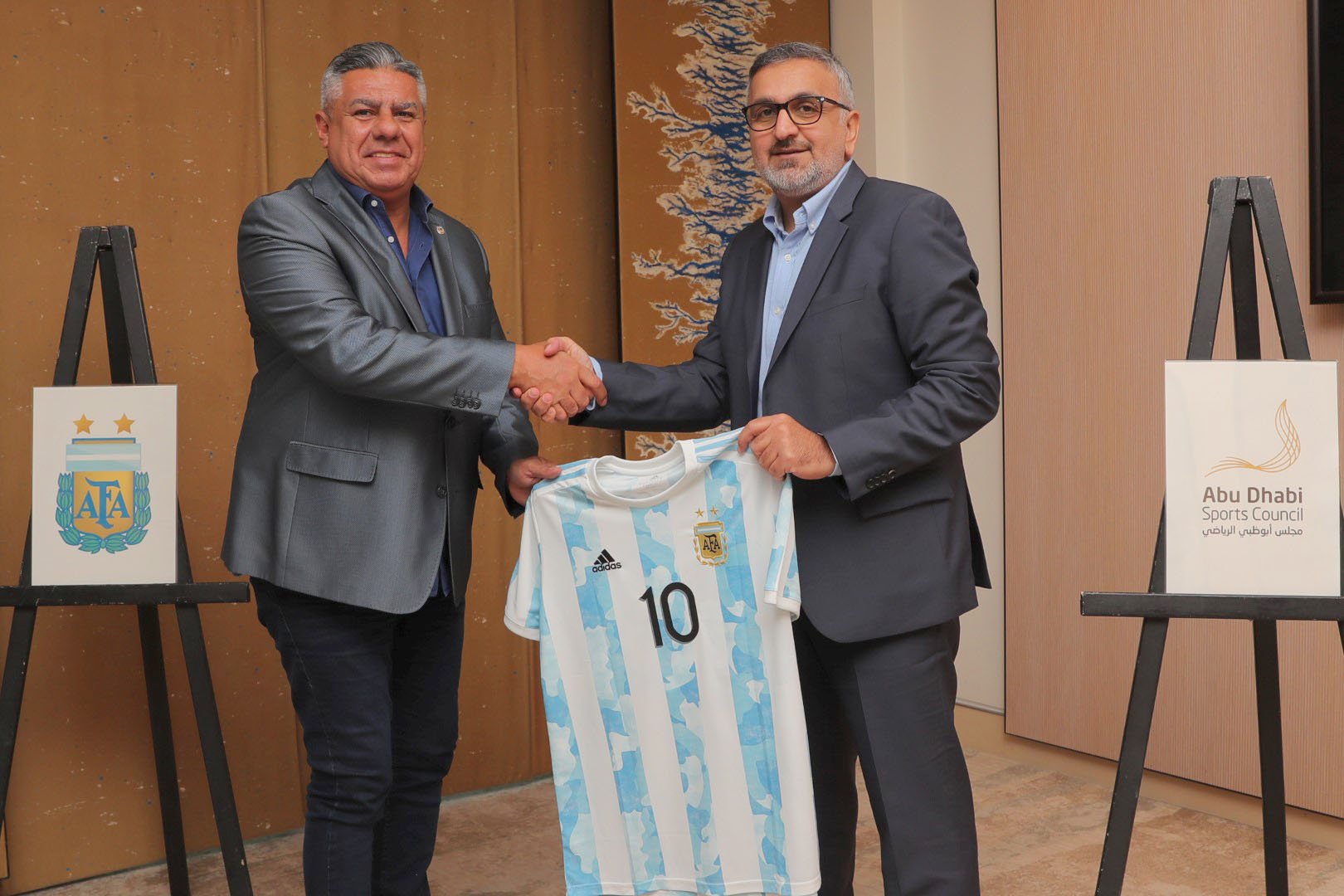 إعلان شراكة استراتيجية بين "أبوظبي الرياضي " و" الاتحاد الأرجنتيني لكرة القدم" إعلان شراكة استراتيجية بين "أبوظبي الرياضي " و" الاتحاد الأرجنتيني لكرة القدم"