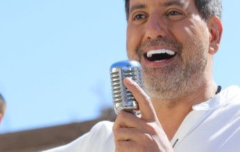 أمير يزبك يصور "ليلة قلبي وقلبك" علي طريقة الفيديو كليب
