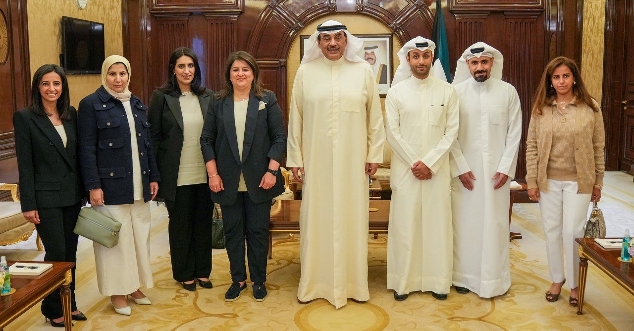 رئيس الوزراء الكويتي يستقبل وزيرة الدولة لشؤون البلدية واعضاء المجلس البلدي المعينين رئيس الوزراء الكويتي يستقبل وزيرة الدولة لشؤون البلدية واعضاء المجلس البلدي المعينين