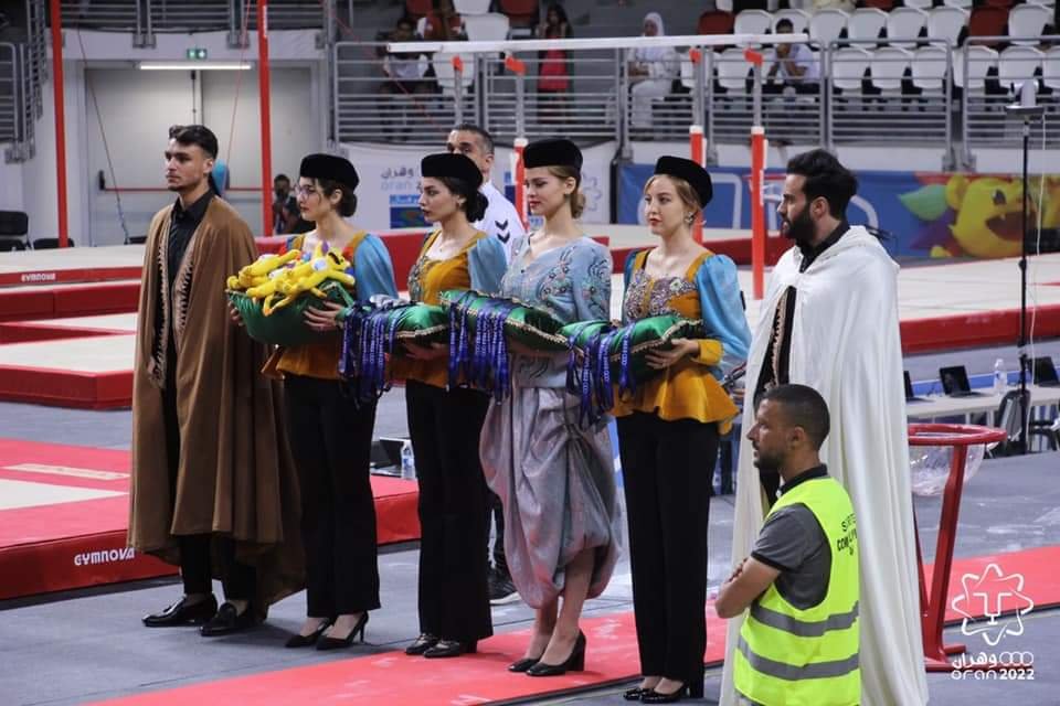 اللباس التقليدي الجزائري يميز منصة تسليم الميداليات ببطولة الألعاب المتوسطية 1 khaligyoun64273
