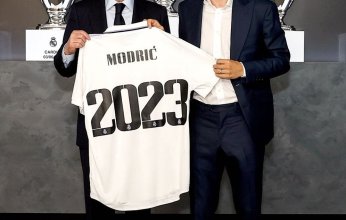 مودريتش يوقع على عقود التجديد مع ريال مدريد حتي يونيو 2023
