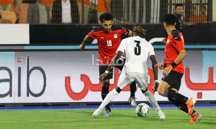 مصطفى محمد يتقدم لمنتخب مصر بهدف في شباك غينيا مصطفى محمد يتقدم لمنتخب مصر بهدف في شباك غينيا