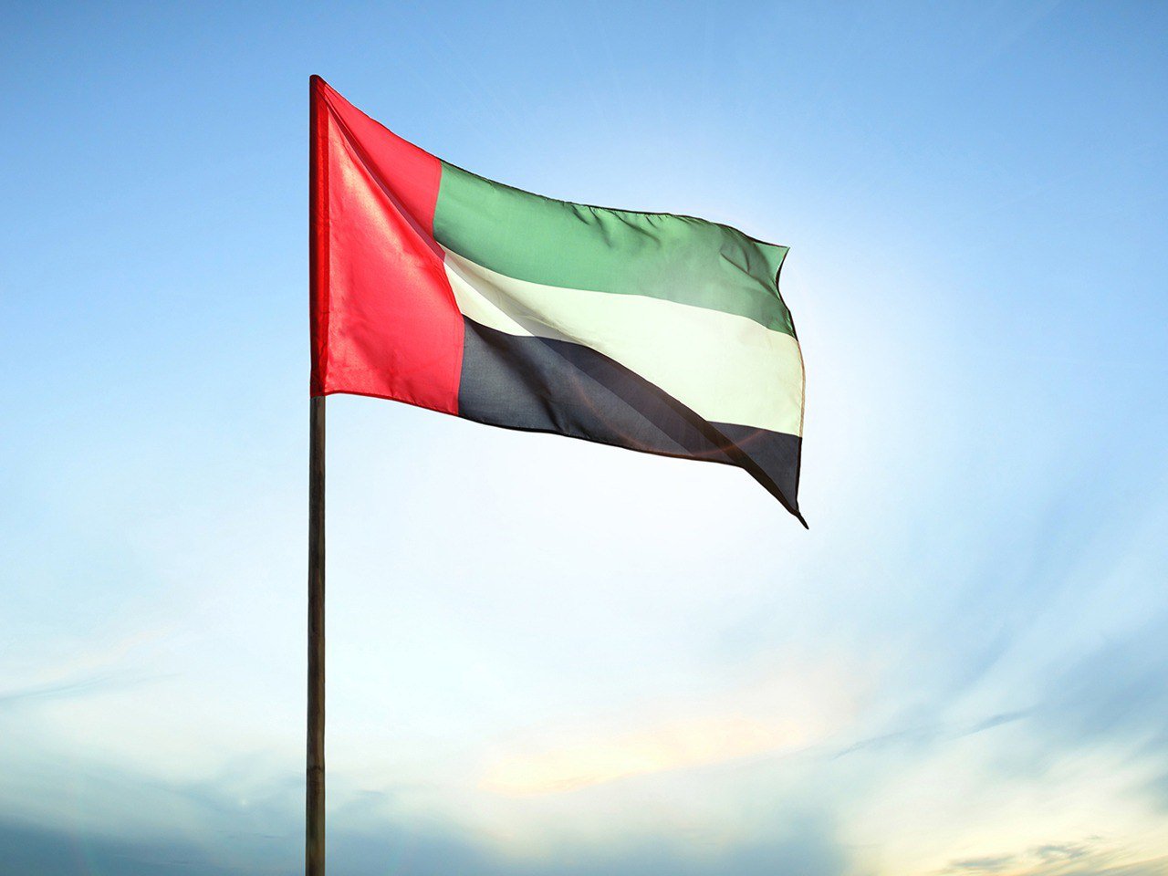 الإمارات تعلن تطعيم 100% من الفئات المستهدفة ضد فيروس كورنا الإمارات تعلن تطعيم 100% من الفئات المستهدفة ضد فيروس كورنا