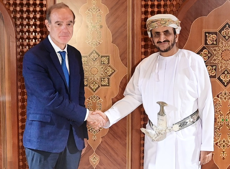 مباحثات عمانية أوروبية لإعفاء مواطني السلطنة من تأشيرة "الشنغن" مباحثات عمانية أوروبية لإعفاء مواطني السلطنة من تأشيرة "الشنغن"