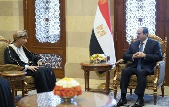 السيسي يلتقي نائب رئيس الوزراء العماني لبحث أوجه التعاون القائم بين البلدين
