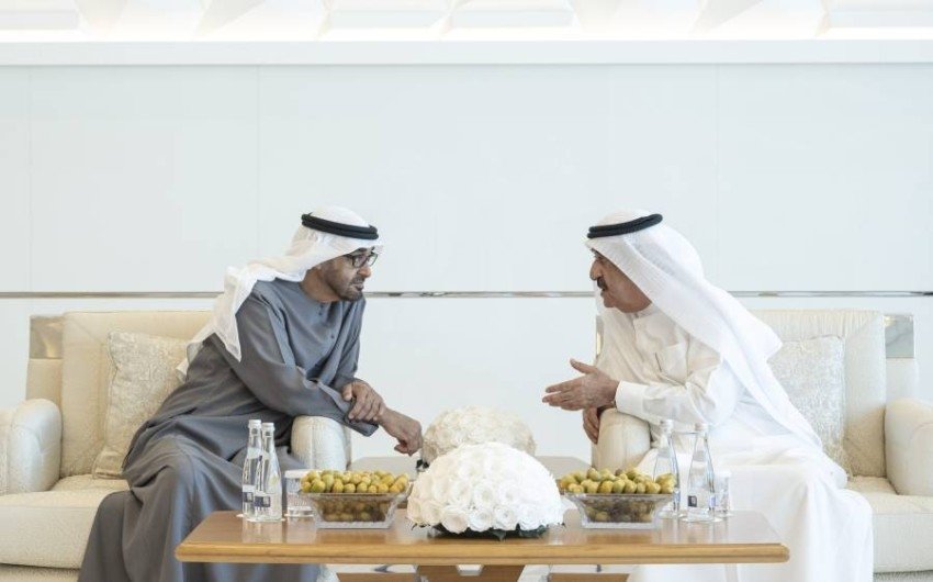 رئيس دولة الإمارات يزور حاكم أم القيوين رئيس دولة الإمارات يزور حاكم أم القيوين