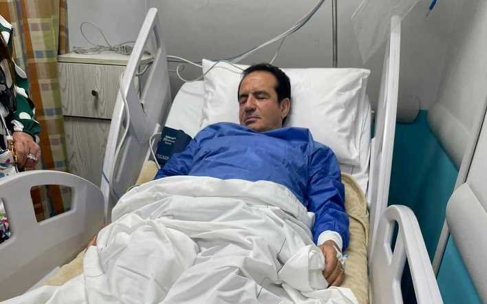 الفنان محمد ثروت يجري عملية جراحية في القلب الفنان محمد ثروت يجري عملية جراحية في القلب