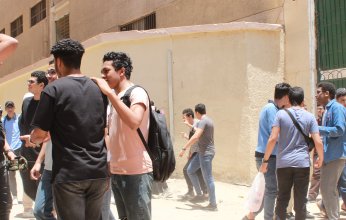 صعوبة النحو والوقت قليل في امتحانات اللغة العربية في الثانوية بمصر