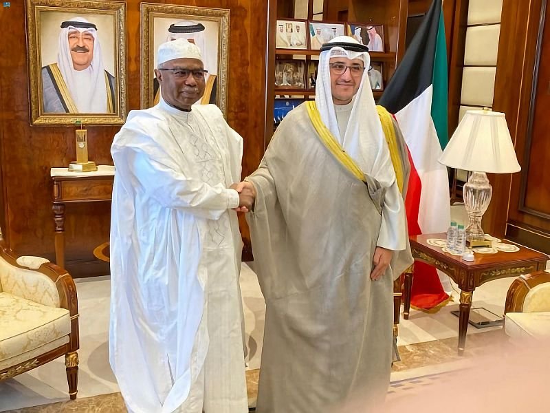 مكافحة الإرهاب تتصدر مباحثات وزي الخارجية الكويتي وأمين "التعاون الإسلامي " مكافحة الإرهاب تتصدر مباحثات وزي الخارجية الكويتي وأمين "التعاون الإسلامي "