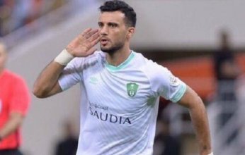 أهلي جدة يقترب من حسم مصير المهاجم السوري عمر السومة